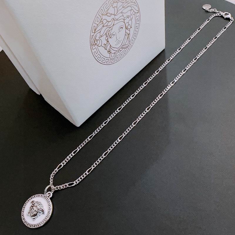 Versace necklace lyx230